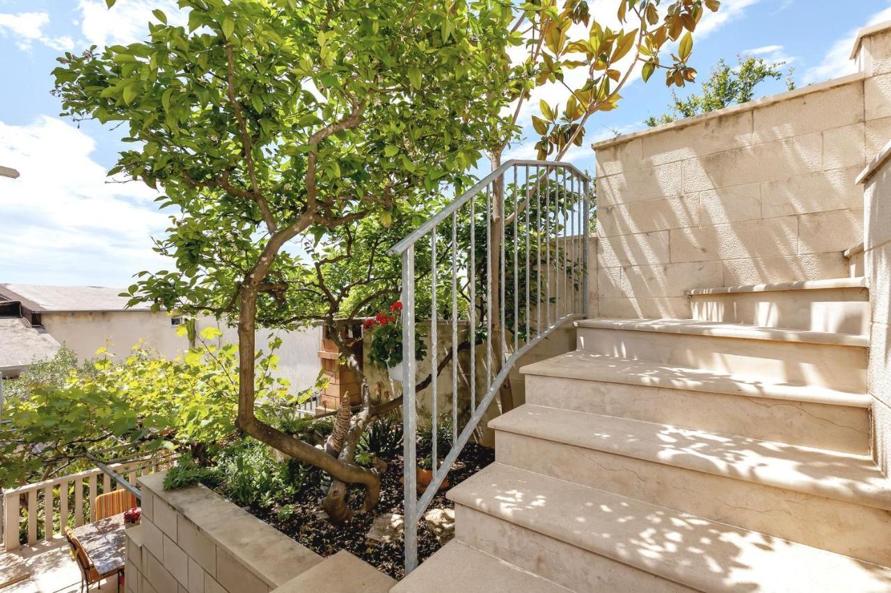 Apartments Lucija Baška Voda Екстериор снимка