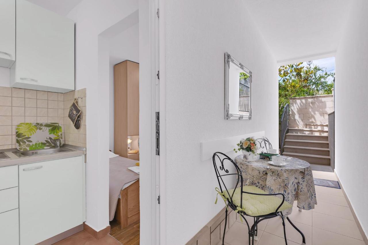 Apartments Lucija Baška Voda Екстериор снимка