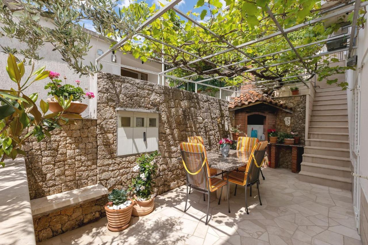 Apartments Lucija Baška Voda Екстериор снимка